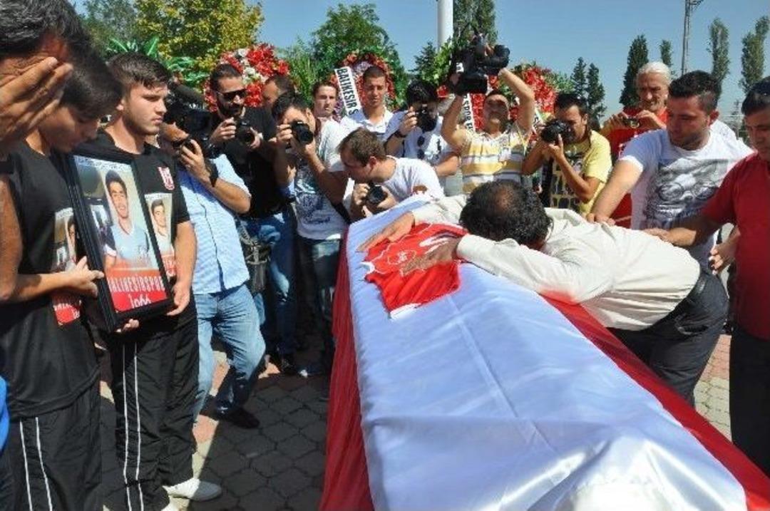 Gen&ccedil; Futbolcu Son Yolculuğuna Uğurlandı