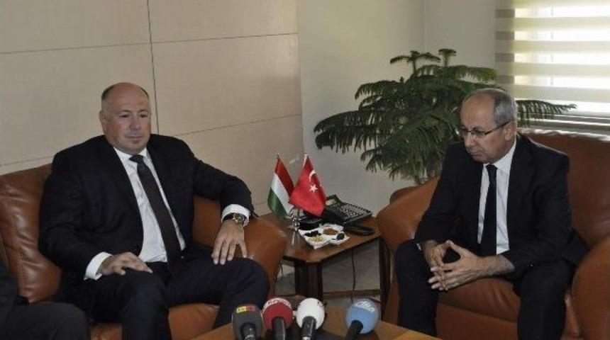 Macaristan B&uuml;y&uuml;kel&ccedil;isinden Kayseri Valiliğine Ziyaret