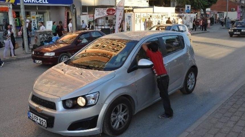Trafik Işıklarındaki &Ccedil;ocukların Sayısı Artıyor