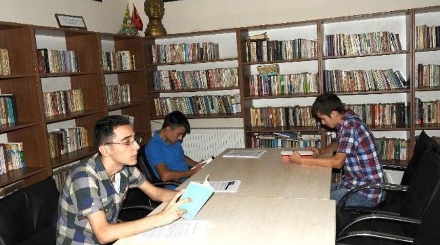 Erbaa K&uuml;t&uuml;phanesi Yeni Eğitim Ve &Ouml;ğretim Yılına Hazır