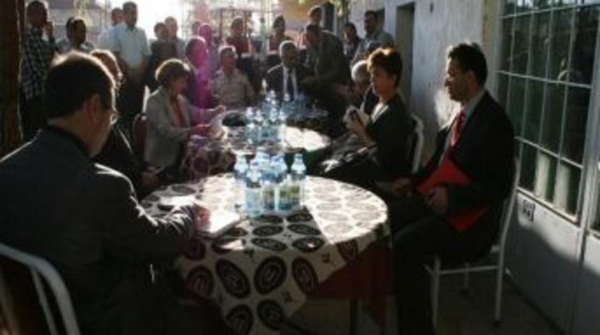 Vali Necmeddin Kılı&ccedil; K&ouml;y Gezilerine Devam Ediyor