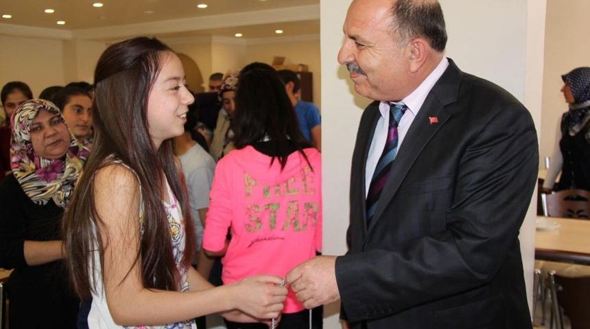 Başkan &Ccedil;elik: Mahalle Konakları &Ouml;ğrencilere Hayatı &Ouml;ğretiyor