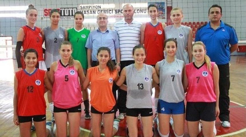 B&uuml;y&uuml;kşehirli Voleybolcular Yeni Sezona Hazırlanıyor
