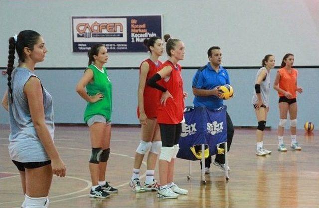 B&uuml;y&uuml;kşehirli Voleybolcular Yeni Sezona Hazırlanıyor 1
