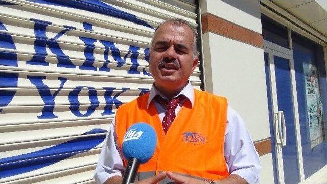 Kimse Yok Mu Derneği Yoksul Ailelere Kırtasiye Yardımında Bulundu