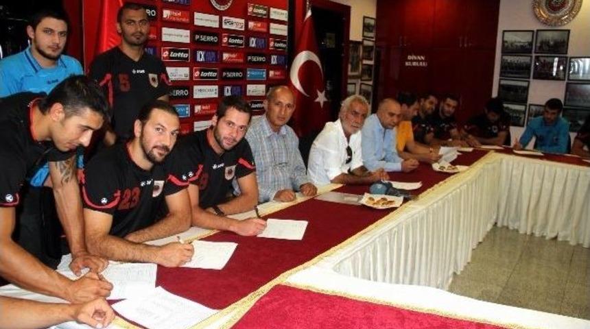 Gen&ccedil;lerbirliği Hentbol'da Atağa Ge&ccedil;ti