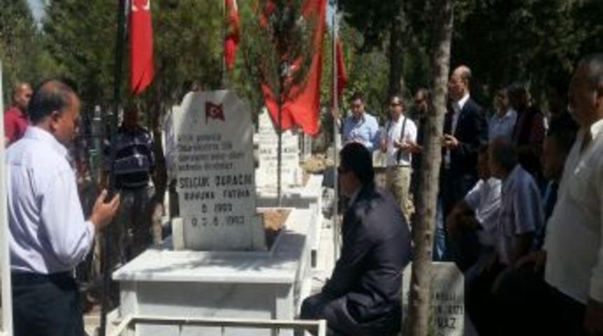 12 Eyl&uuml;l&rsquo;de Idam Edilen &Uuml;lk&uuml;c&uuml;ler Mezarları Başında Anıldı