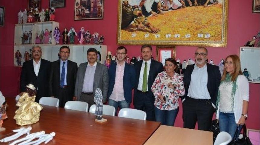 Malatyalı Gazeteci Ve Yazarlar, Sanat Merkezi&rsquo;ni Gezdi