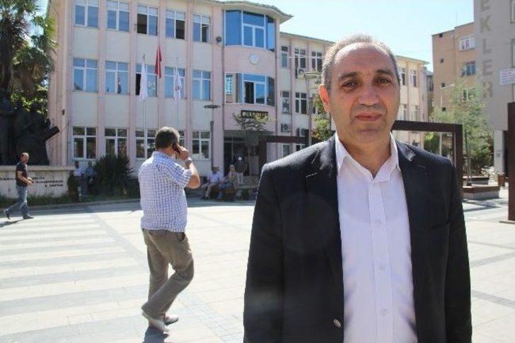 Eşcinsel Belediye Başkan Adayı İlçeyi İkiye Böldü G4