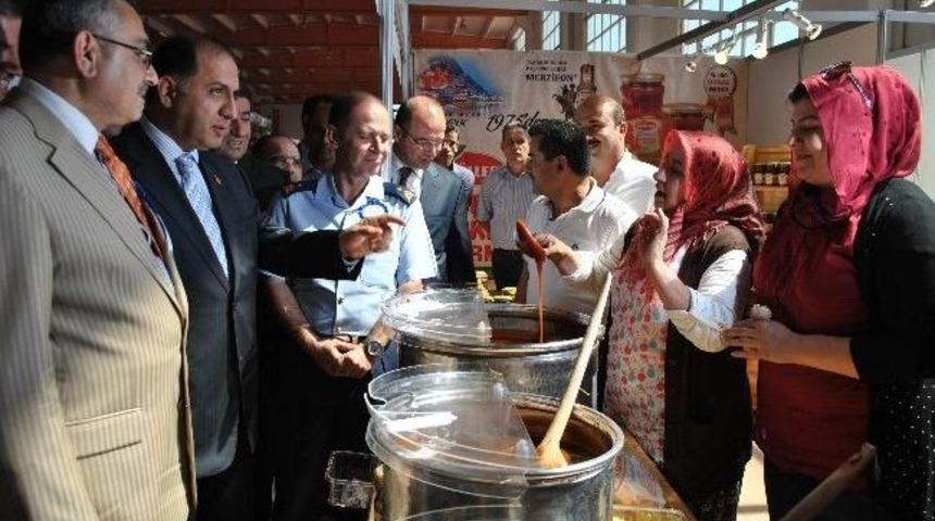 Merzifon&rsquo;da Sanayi Ve Ticaret Fuarı A&ccedil;ıldı