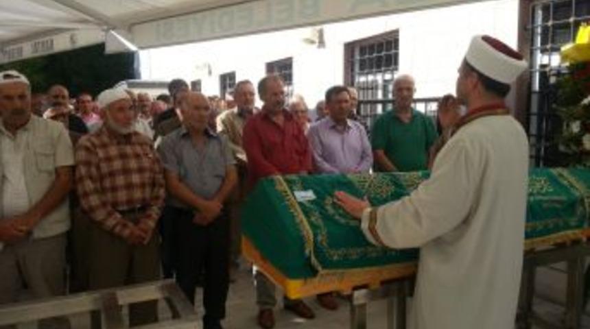 Ergenekon H&uuml;k&uuml;ml&uuml;s&uuml; Babasının Cenazesine Katıldı