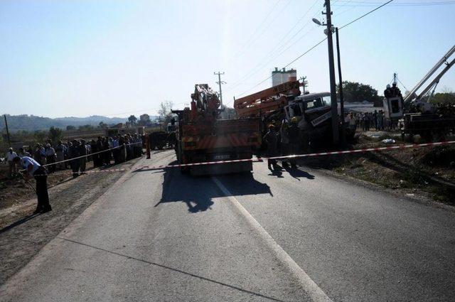 Sakarya'da Trafik Kazası: 2 Ölü