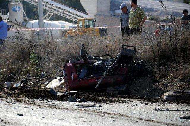 Sakarya'da Trafik Kazası: 2 Ölü