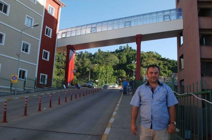 Hastalar Için Iki Hastane Arasına Tüp Geçit Yaptılar