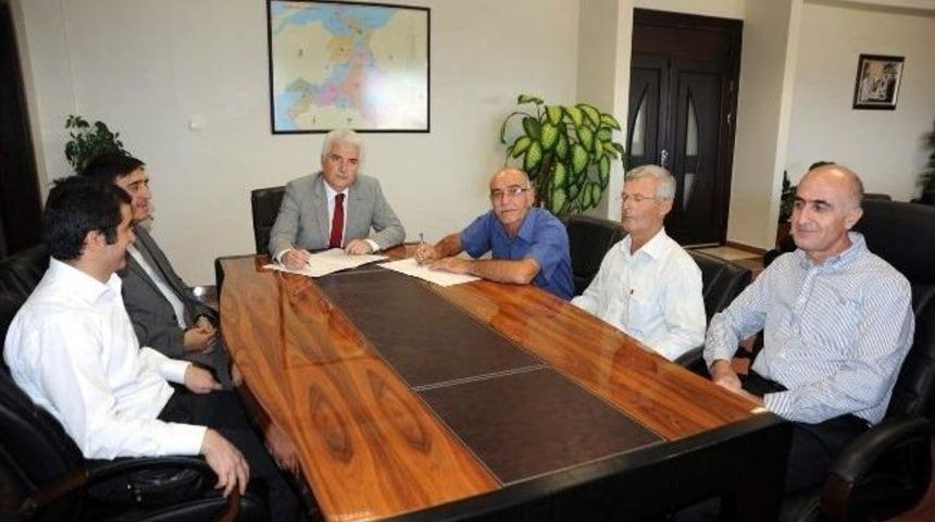 Veterinerlik Fak&uuml;ltesi İ&ccedil;in Damızlık Koyun Anlaşması Yapıldı