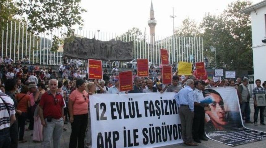 12 Eyl&uuml;l Darbesini Protesto Etmek İ&ccedil;in Y&uuml;r&uuml;d&uuml;ler