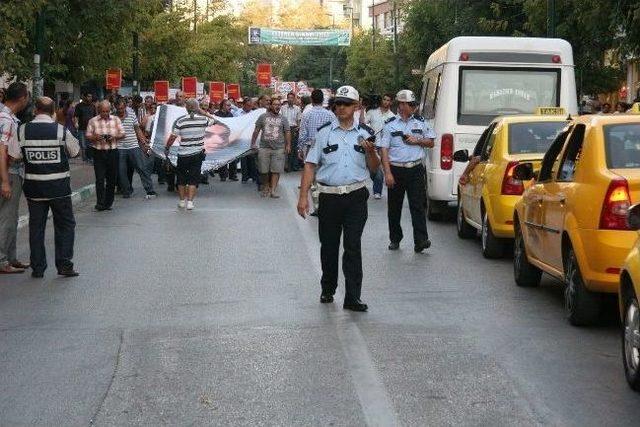 12 Eyl&uuml;l Darbesini Protesto Etmek İ&ccedil;in Y&uuml;r&uuml;d&uuml;ler 2