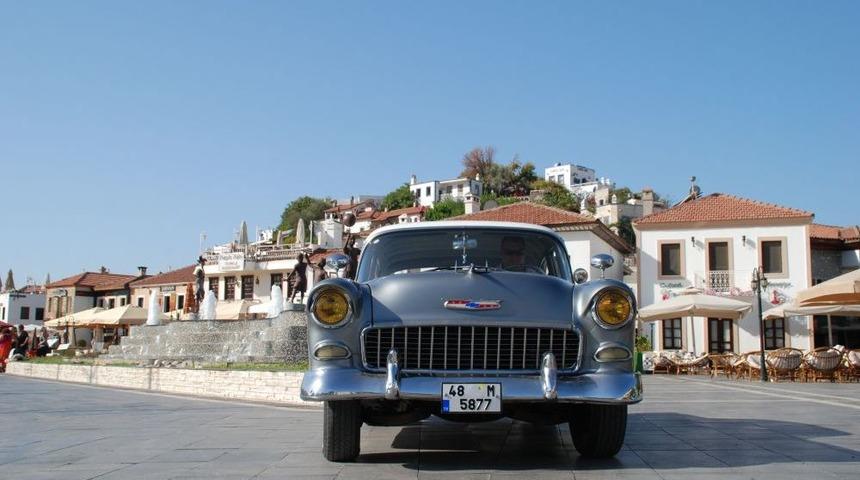 Babasına 1955 Model Chevrolet Ile S&uuml;rprizi Yapacak