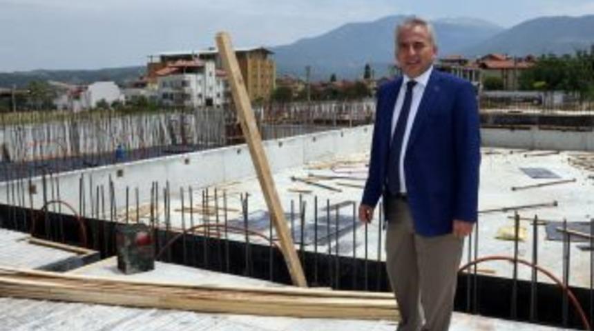 Olimpik Standartlara Sahip Kayıhan Kapalı Y&uuml;zme Havuzu Tamamlanıyor