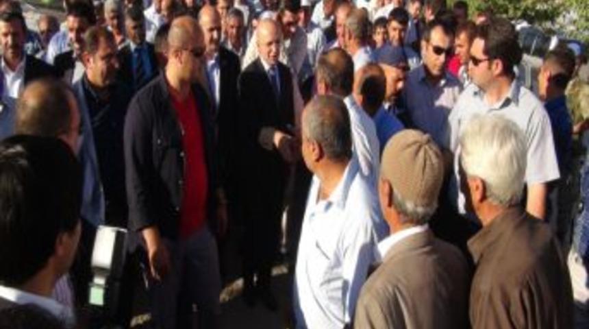 Bakan Şimşek, &Uuml;lkenin Barışı Ve Huzuru I&ccedil;in Dua Etti