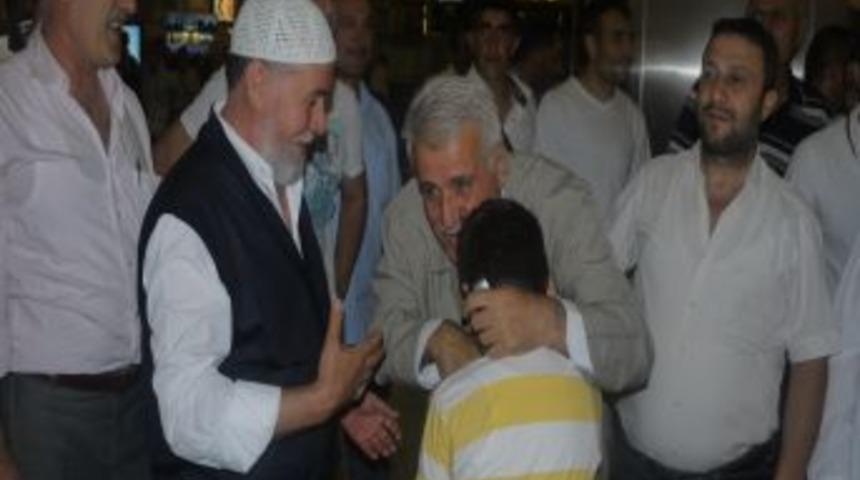 İstanbul&rsquo;un Ilk Hacı Kafilesi Kutsal Topraklara Uğurlandı