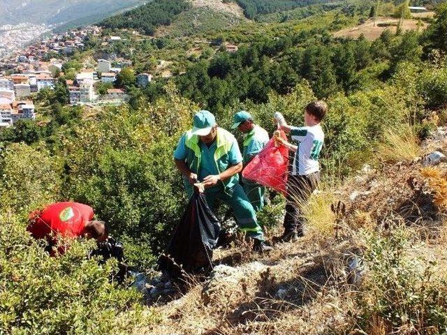 Uludağ Yoluna Atılan Molozlar Hayrete D&uuml;ş&uuml;rd&uuml; 2