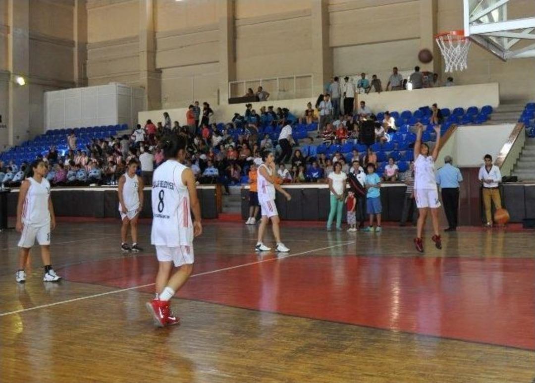&lsquo;yedi B&ouml;lge Yedi Renk, G&ouml;kkuşağı Bayanlar Basketbol Turnuvası&rsquo; Sona Erdi