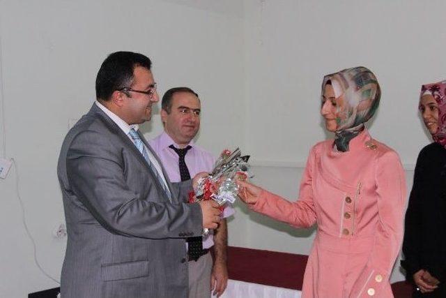 Yeni Atanan &Ouml;ğretmenlere &Ccedil;i&ccedil;ekli Karşılama 1