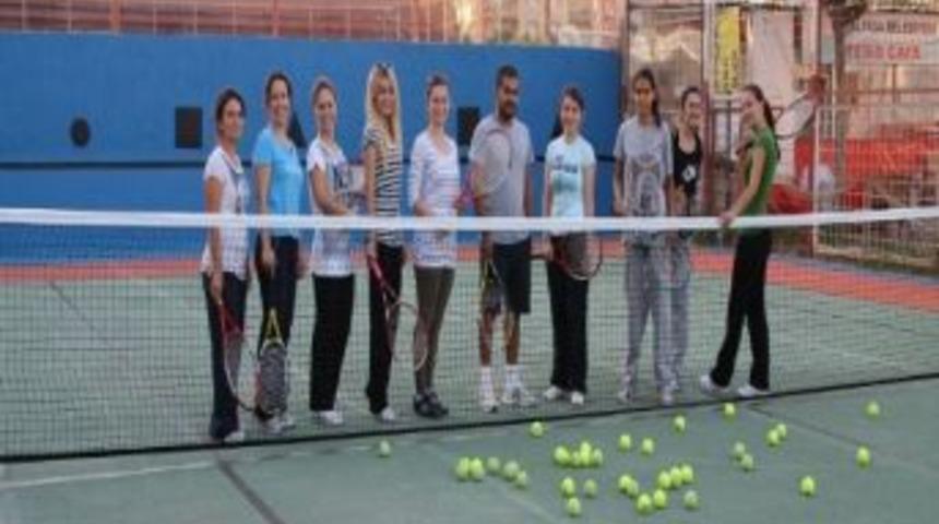 Tenis Sporu Kemalpaşa&rsquo;da Yaygınlaşıyor