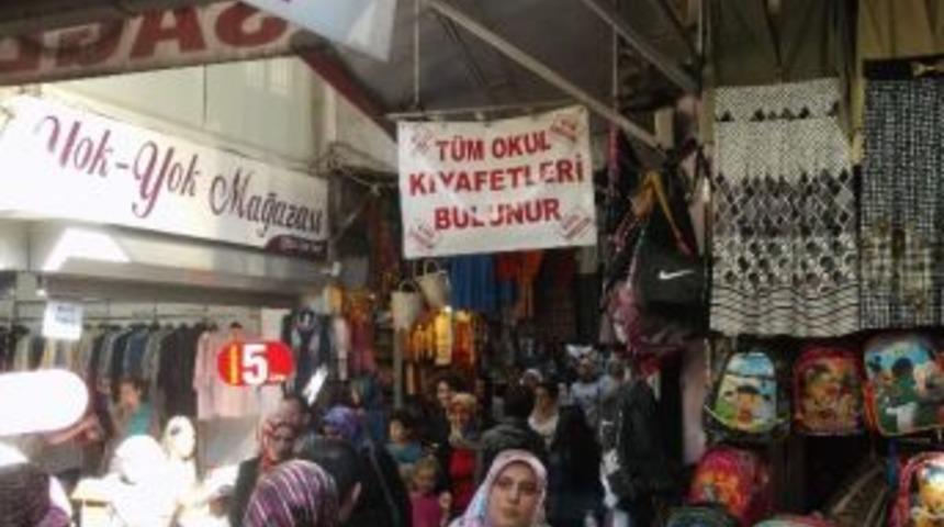 Kemeraltı'nda Okul Alışveriyi Hareketliliği