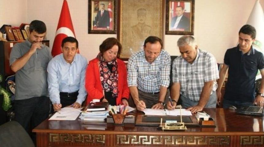 Atık Su Arıtma Tesisi İnşaatının S&ouml;zleşmesi İmzalandı