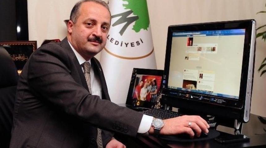 Akg&uuml;l Sosyal Medyada Vatandaşı Dinliyor