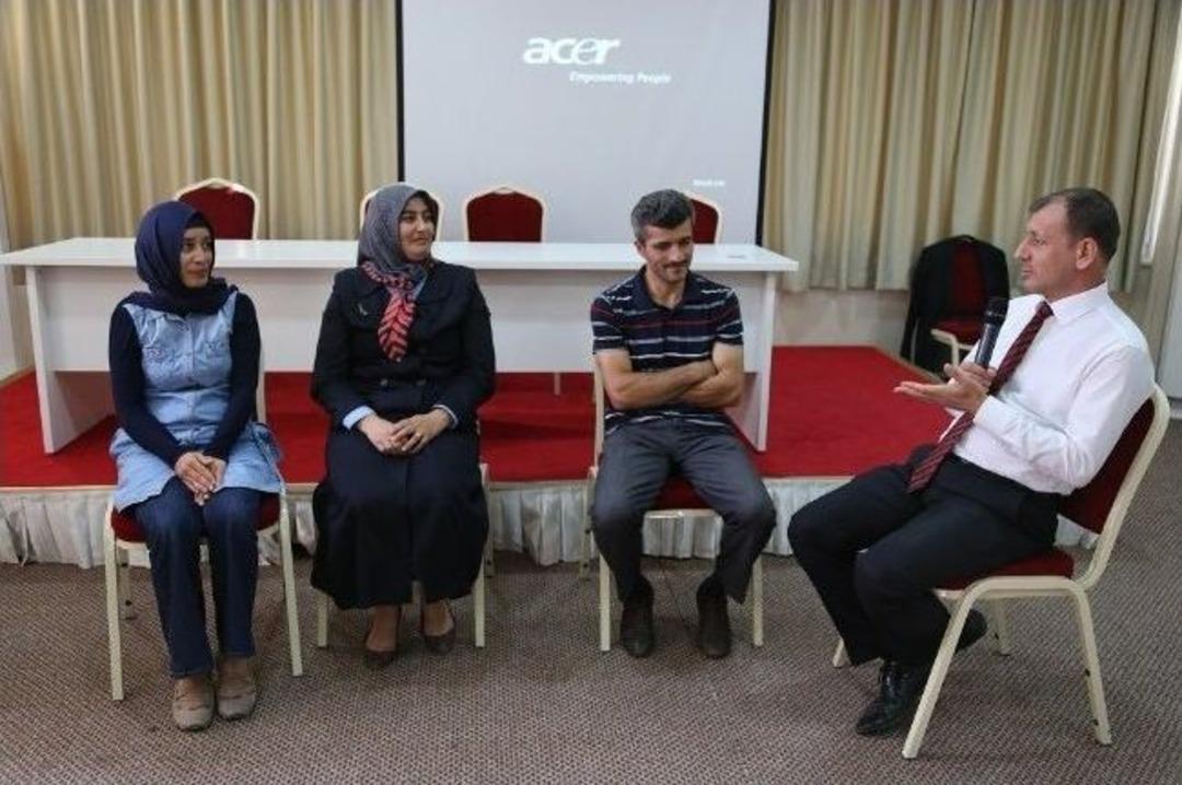 Ko-mek Eğitim Seminerleri Devam Ediyor