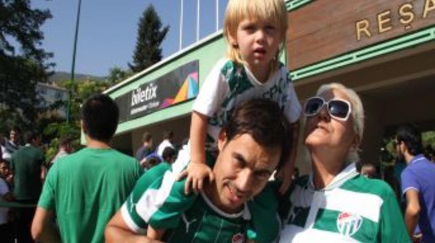 Bursaspor-Beşiktaş Ma&ccedil;ı Biletlerine Yoğun Ilgi