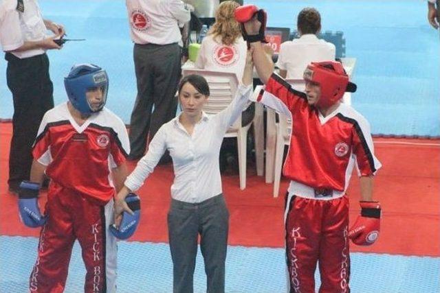 Bü Besyo Öğrencilerinin Kickboks Başarısı