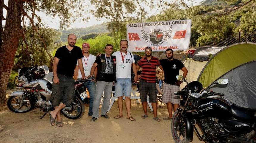 Motosiklet Tutkunları Karşıyaka'da Buluştu