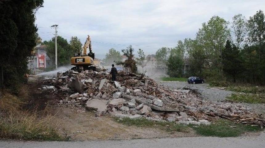 Başiskele'ye Bir Meydan Daha Yapılıyor