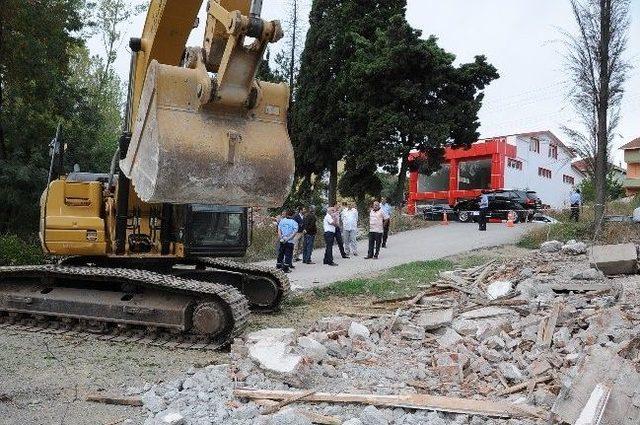 Başiskele'ye Bir Meydan Daha Yapılıyor