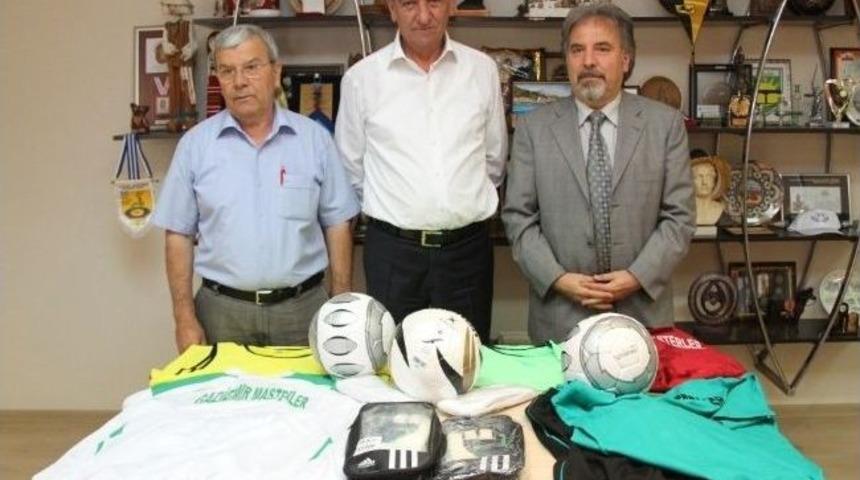 Gaziemir'in Başkanı Şenol'dan Spora B&uuml;y&uuml;k Destek