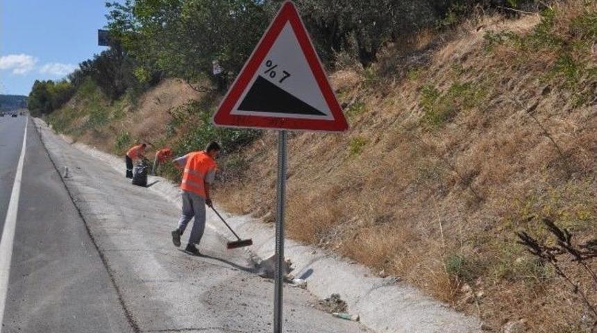 Mudanya Belediyesi&rsquo;nden Kara Yolu Temizliği