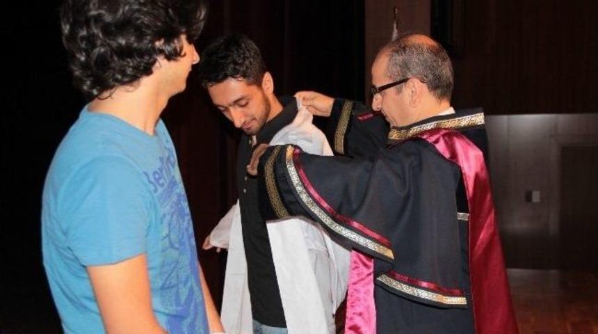 Doktor Adayları Beyaz &Ouml;nl&uuml;klerini Giydi