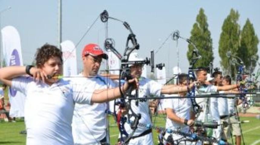 &Ouml;mer Cihat &Ouml;zkan Hedefi Vurdu Bronz Madalyayı Kaptı