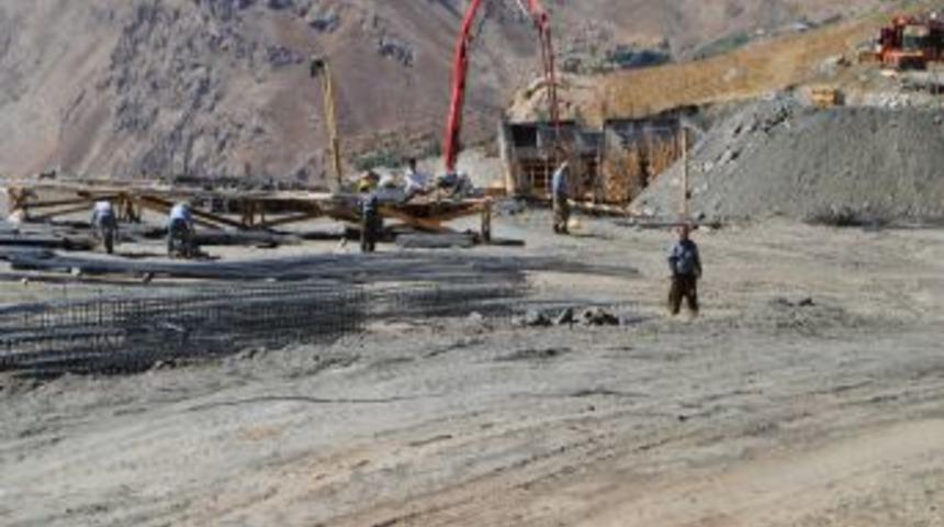 Hakkari &Uuml;niversitesi'nin Inşaatı Ekmek Kapısı Oldu