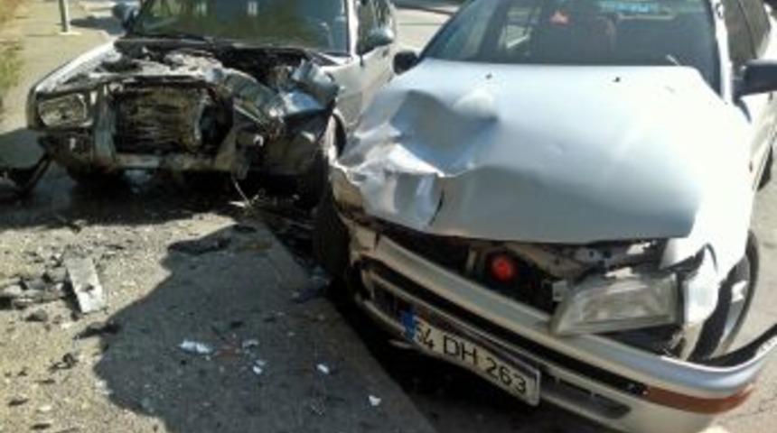 Sapanca&rsquo;da Trafik Kazası: 3 Yaralı