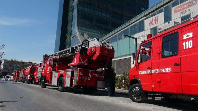 İstanbul Sapphire&rsquo;de yangın &ccedil;ıktı 2