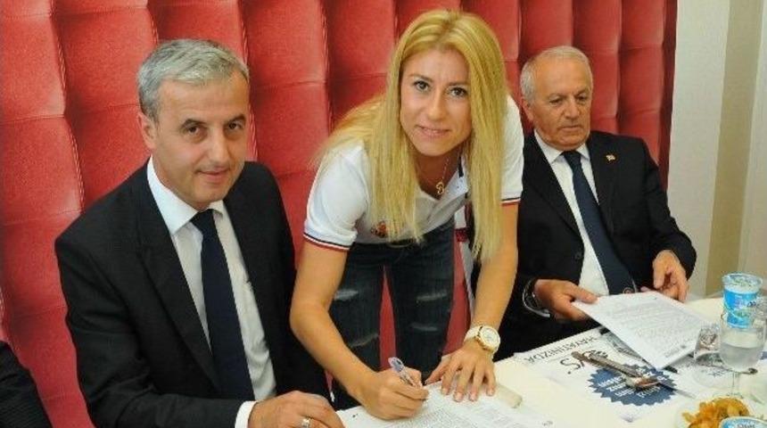 Canik Basket'te İmza Şov