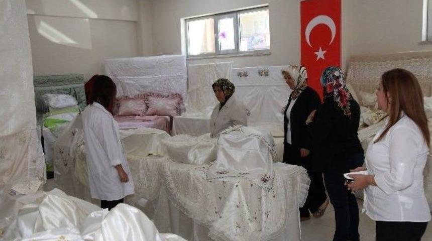 El Emeği G&ouml;z Nuru &Uuml;r&uuml;nler Sergilendi