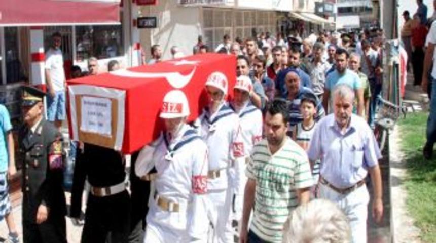 Trafik Kazasında Şehit Olan Uzman &Ccedil;avuş Toprağa Verildi