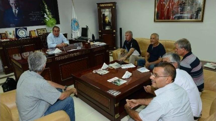 Başkan &Ouml;zcan Muhtarları Kabul Etti
