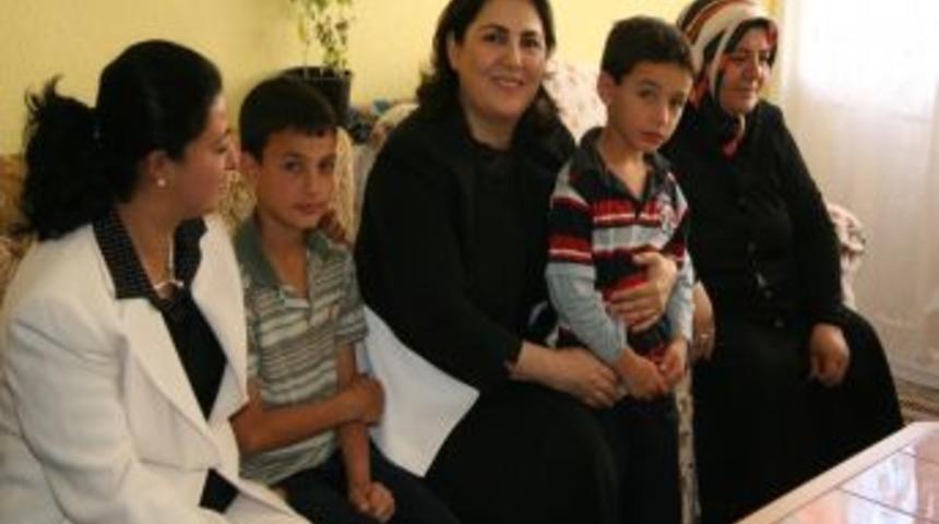 Vali Altınok&rsquo;un Eşinden Şehit Aileleri Ve Gazilere Ziyaret